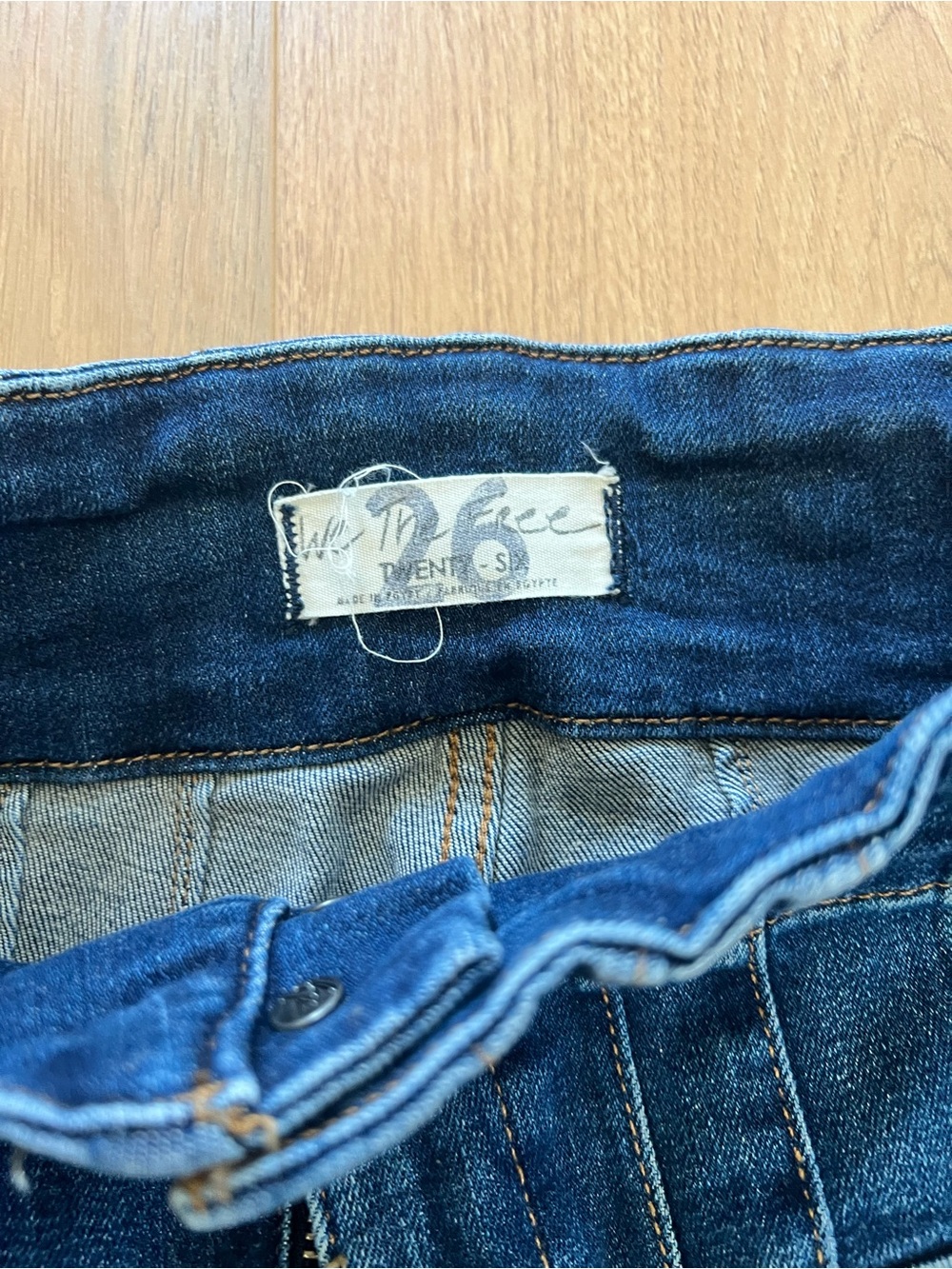 We The Free High Rise Flare Pin-tuck Jeans Flare Jeans Size 26 - Picture 3 of 12